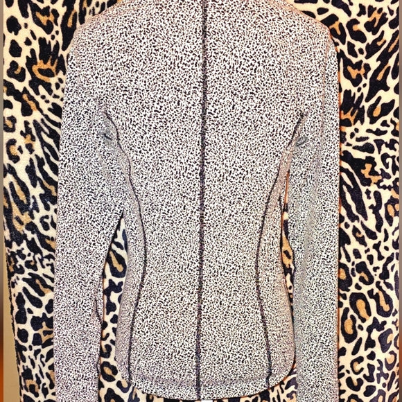 ATHLETA PRE LOVED IN GREAT CONDITION XS - Picture 2 of 4